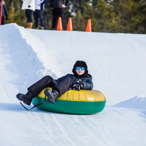 a person riding a snow board